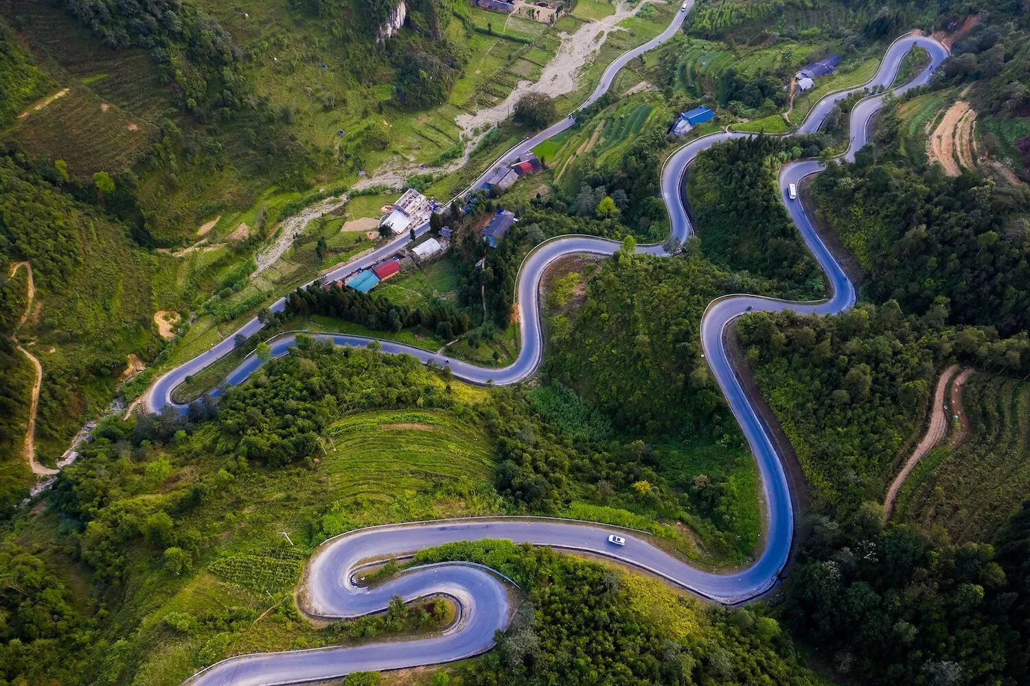 7 reasons why traveling Ha Giang Loop by motorbike 