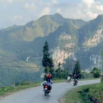 Pros and Cons of Guided Tours vs. Solo Travel on the Ha Giang Loop