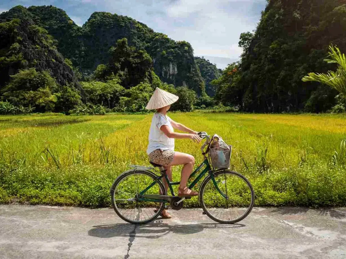 Cycling through Ninh Binh countryside is in the top Best Things to Do in Ninh Binh because it brings a feeling of relaxation and the opportunity to immerse yourself in the simple life